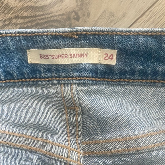 Levi's Jeans - hearts & stars detail - Picture 4 of 7